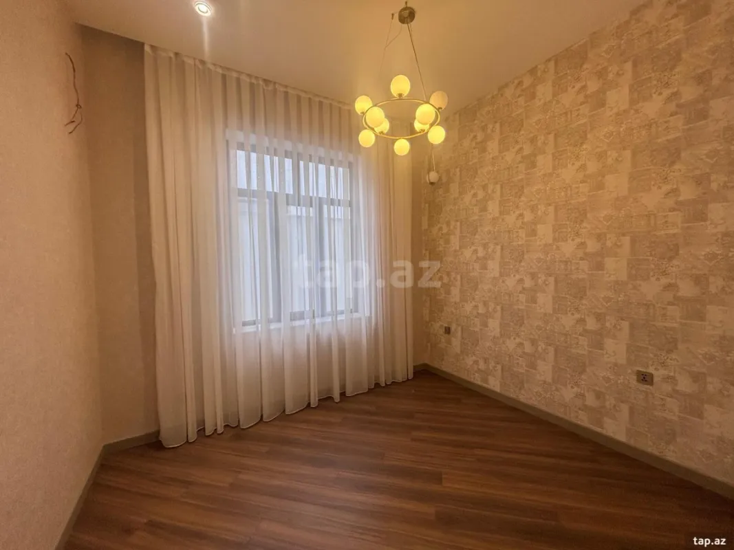 Satılır 5 otaqlı həyət evi 220 m²