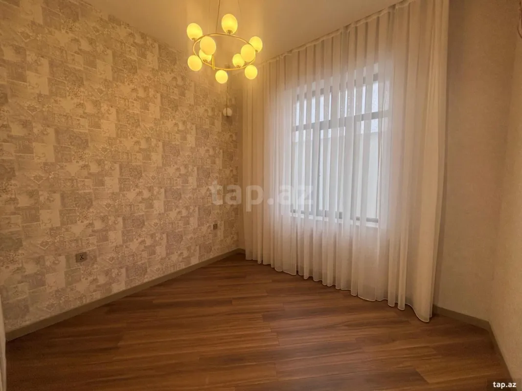 Satılır 5 otaqlı həyət evi 220 m²