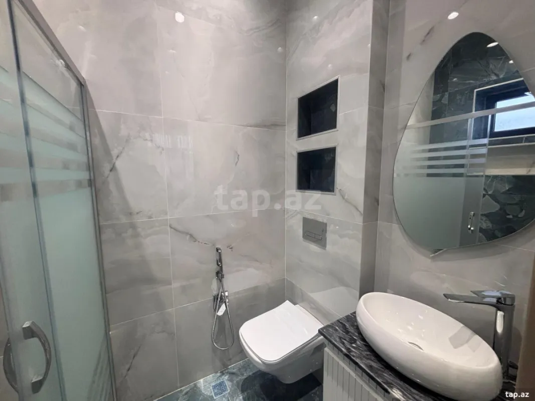 Satılır 5 otaqlı həyət evi 220 m²