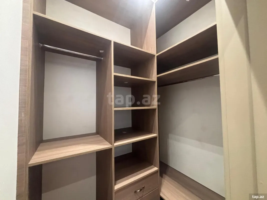Satılır 5 otaqlı həyət evi 220 m²
