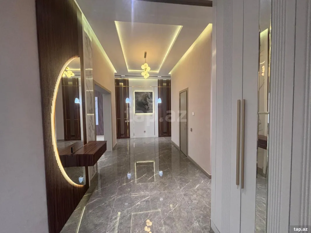 Satılır 5 otaqlı həyət evi 220 m²