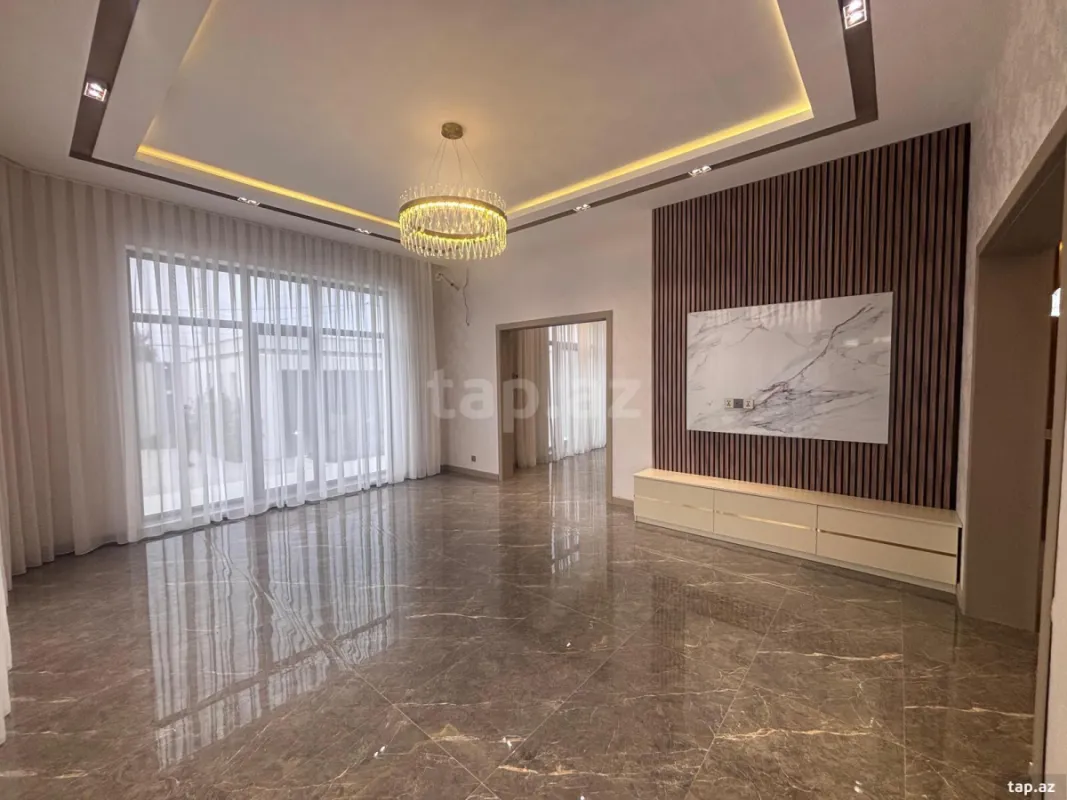 Satılır 5 otaqlı həyət evi 220 m²