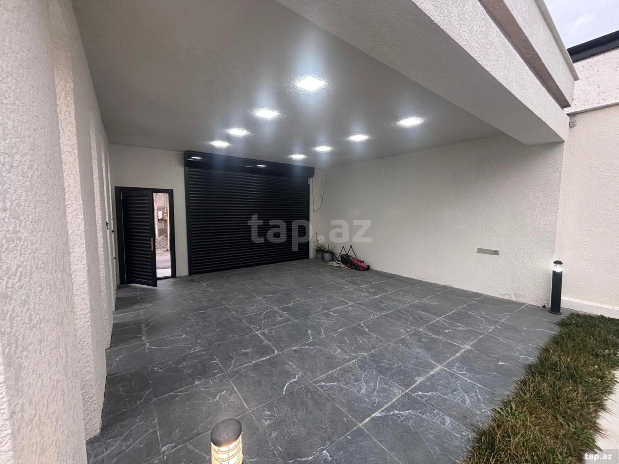 Satılır 5 otaqlı həyət evi 220 m²