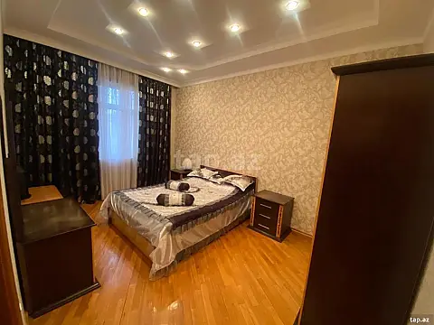 Satılır 7 otaqlı həyət evi 250 m²