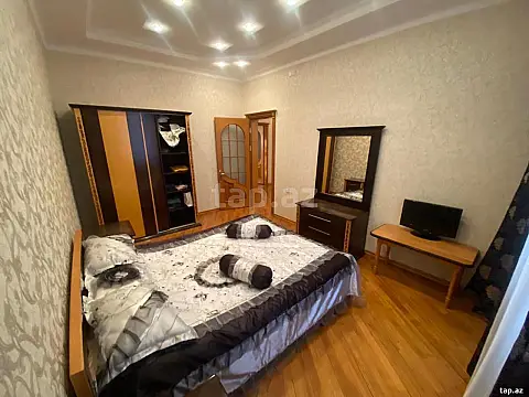 Satılır 7 otaqlı həyət evi 250 m²