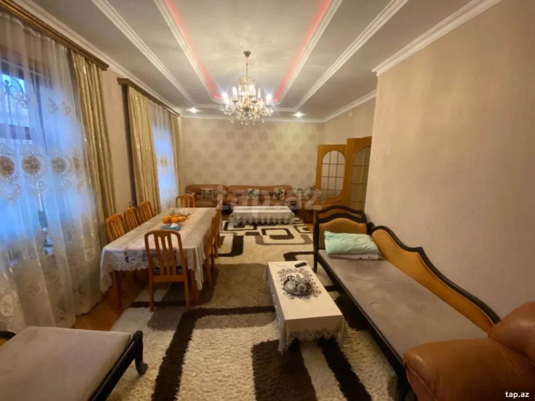 Satılır 7 otaqlı həyət evi 250 m²