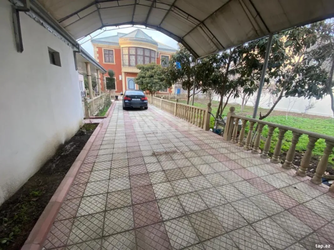 Satılır 7 otaqlı həyət evi 250 m²