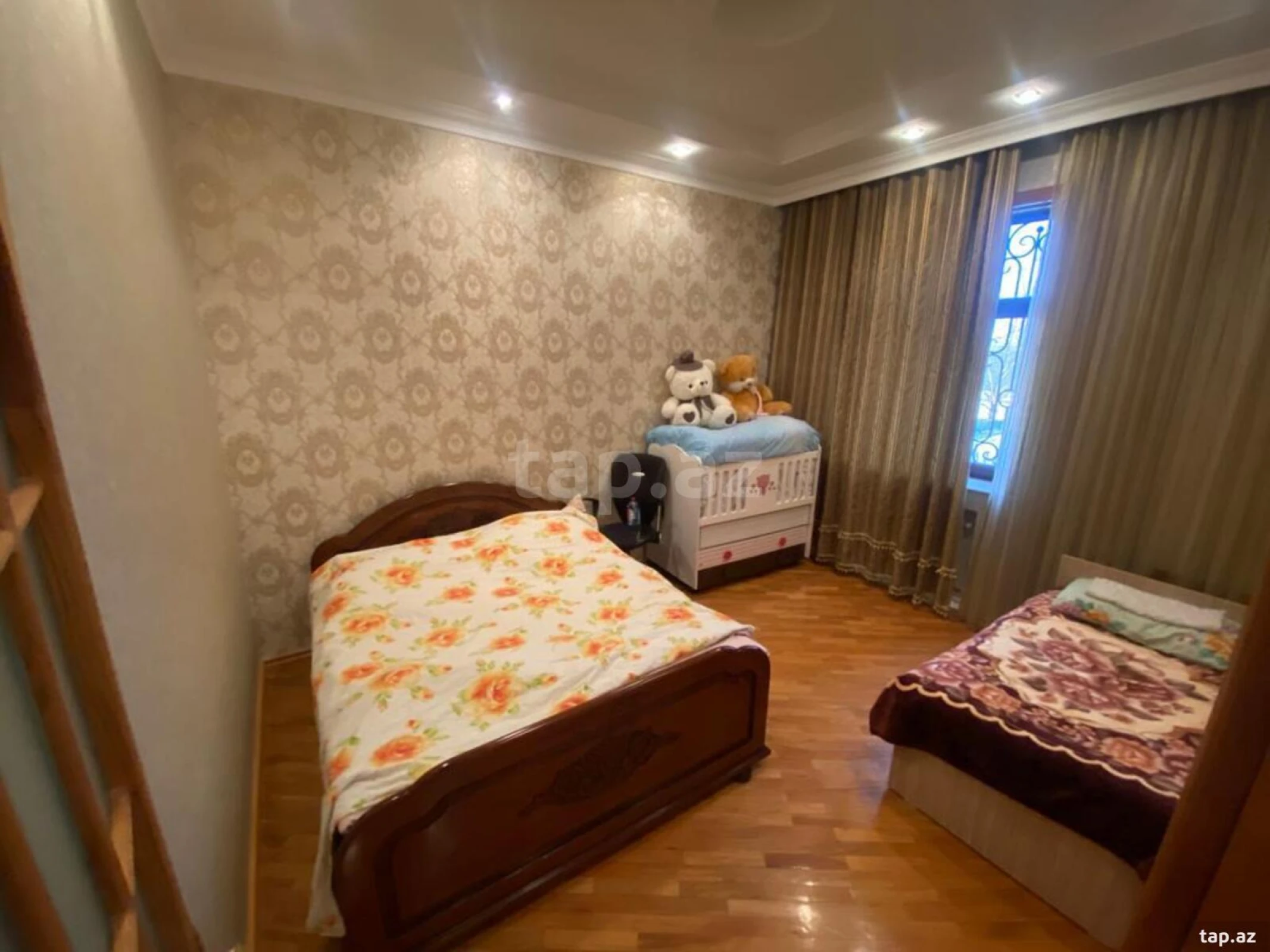 Satılır 7 otaqlı həyət evi 250 m²