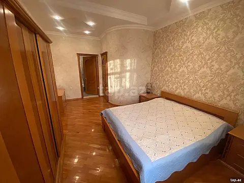 Satılır 7 otaqlı həyət evi 250 m²