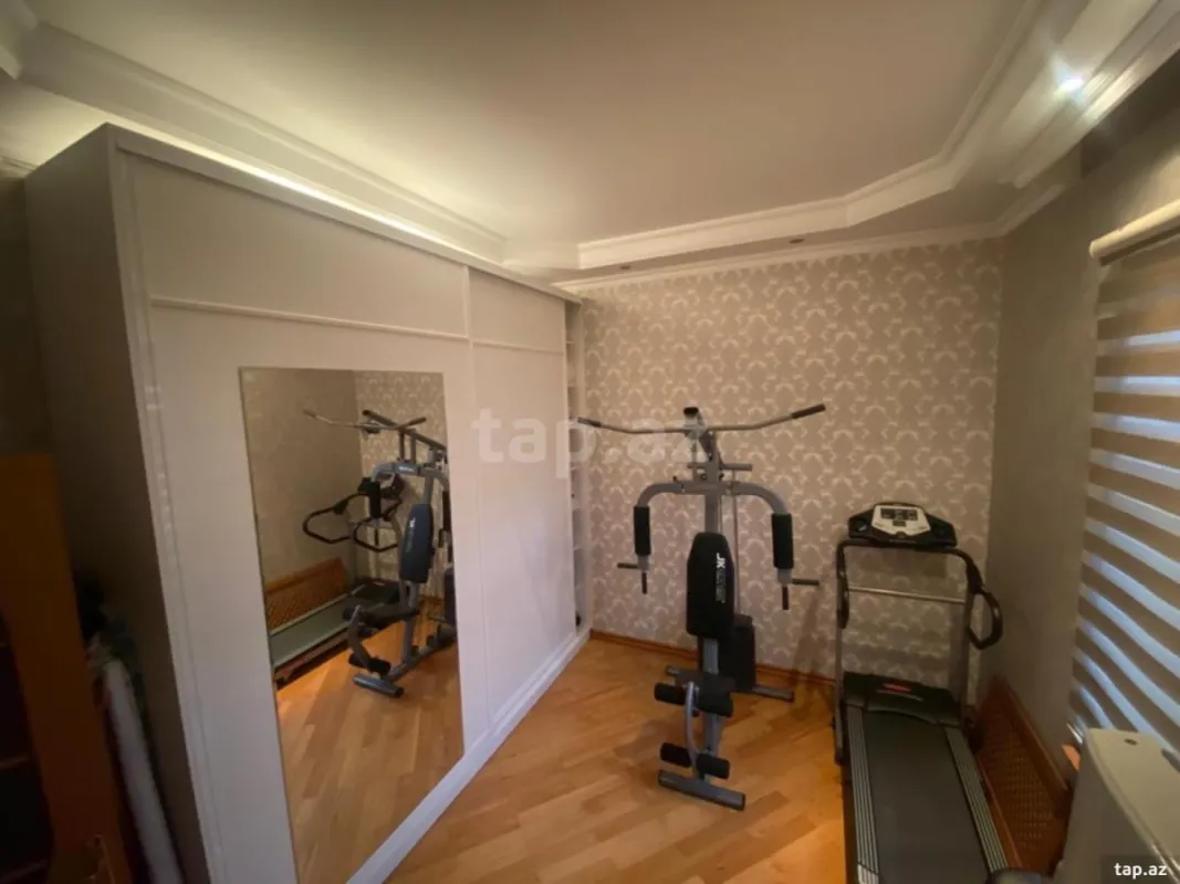 Satılır 7 otaqlı həyət evi 250 m²