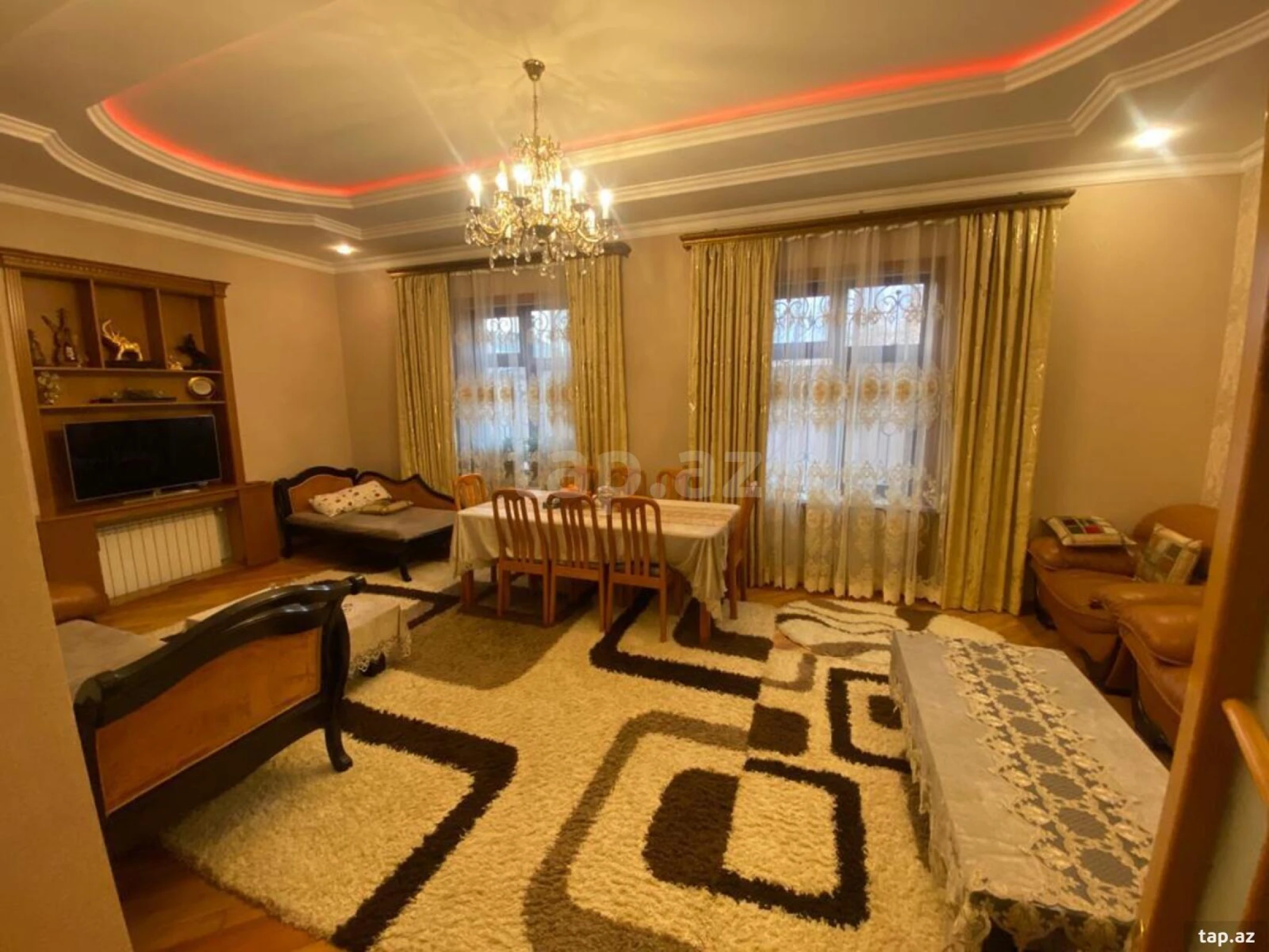Satılır 7 otaqlı həyət evi 250 m²