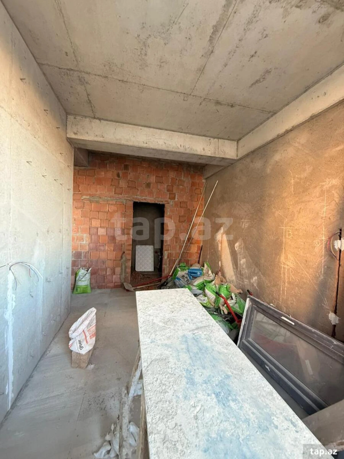 Satılır 3 otaqlı yeni tikili 98 m²