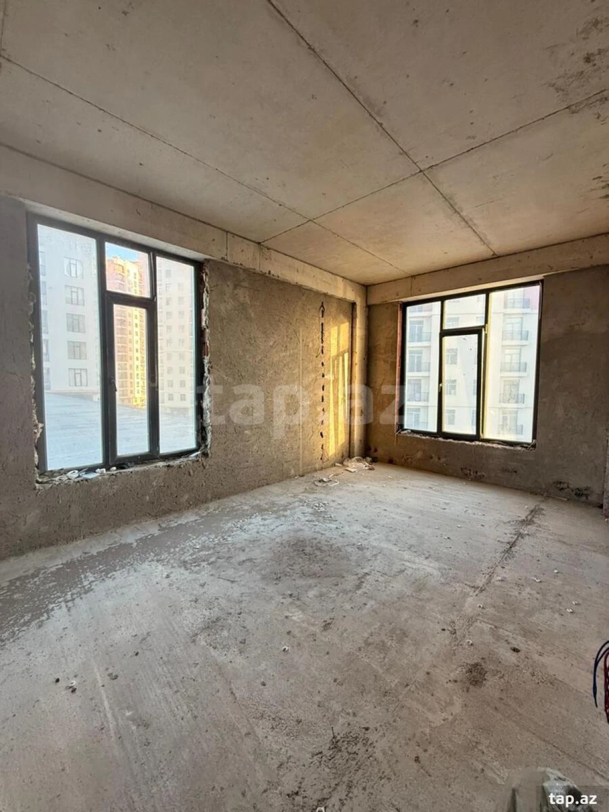 Satılır 3 otaqlı yeni tikili 98 m²