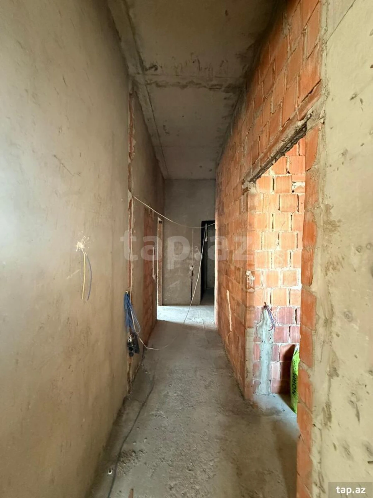 Satılır 3 otaqlı yeni tikili 98 m²