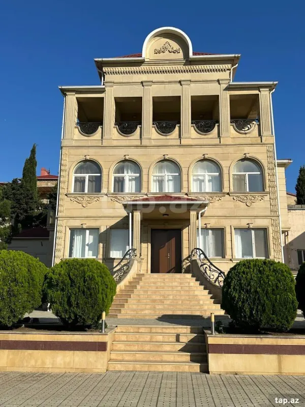 Kirayə verilir 15 otaqlı həyət evi 800 m²
