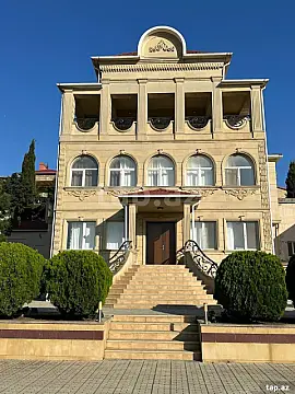 Kirayə verilir 15 otaqlı həyət evi 800 m² — Bakı, Badamdar 15 otaq 800.00 m²