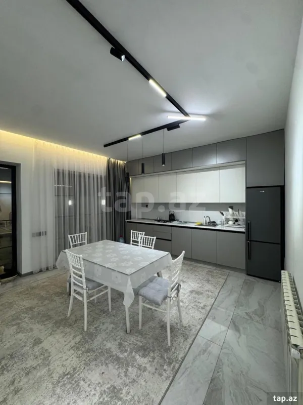 Kirayə verilir 3 otaqlı həyət evi 250 m²