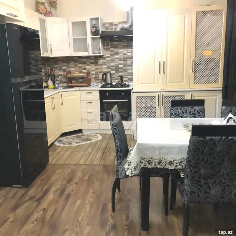 Kirayə verilir 4 otaqlı mənzil 80 m²