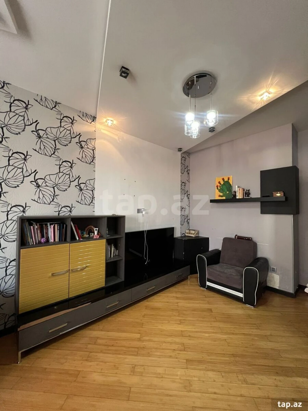Satılır 3 otaqlı yeni tikili 93 m²