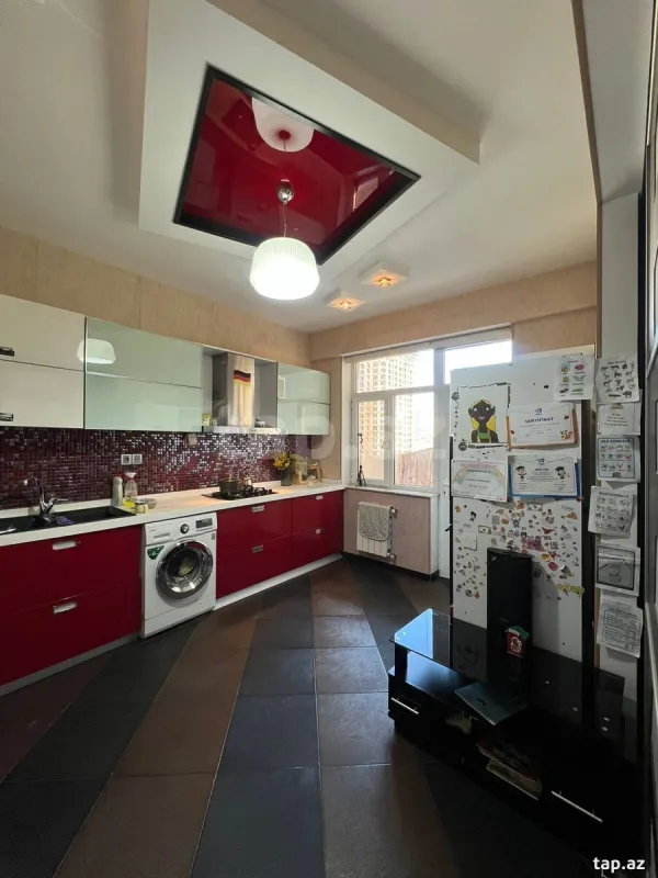 Satılır 3 otaqlı yeni tikili 93 m²