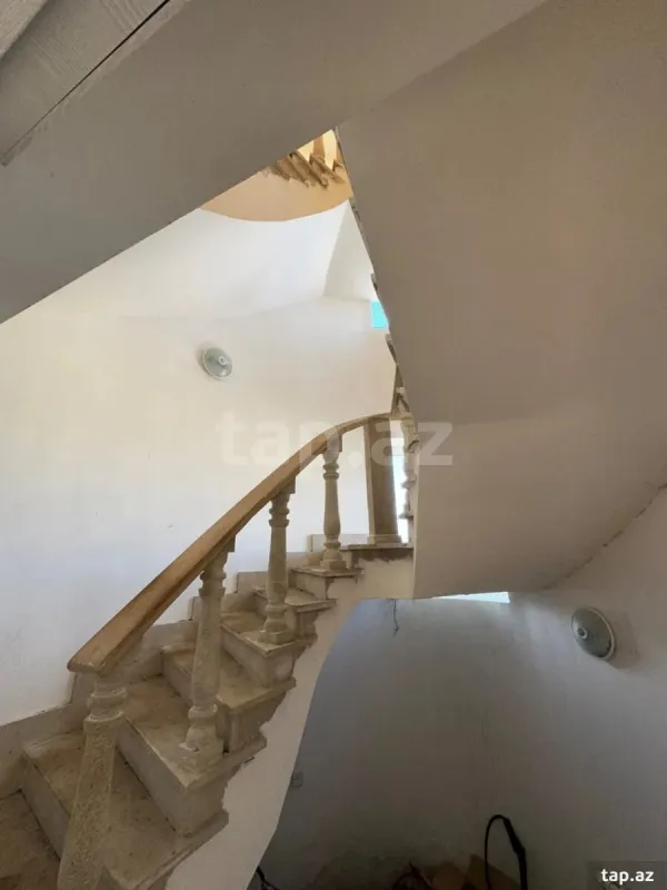 Satılır 7 otaqlı həyət evi 320 m²