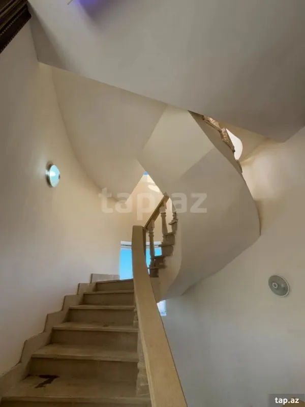 Satılır 7 otaqlı həyət evi 320 m²