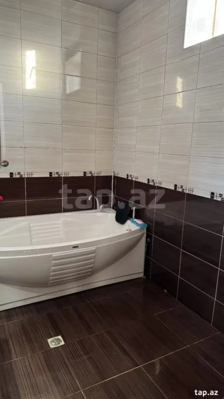 Satılır 7 otaqlı həyət evi 320 m²