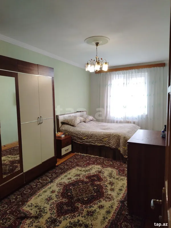 Satılır 5 otaqlı mənzil 110 m²