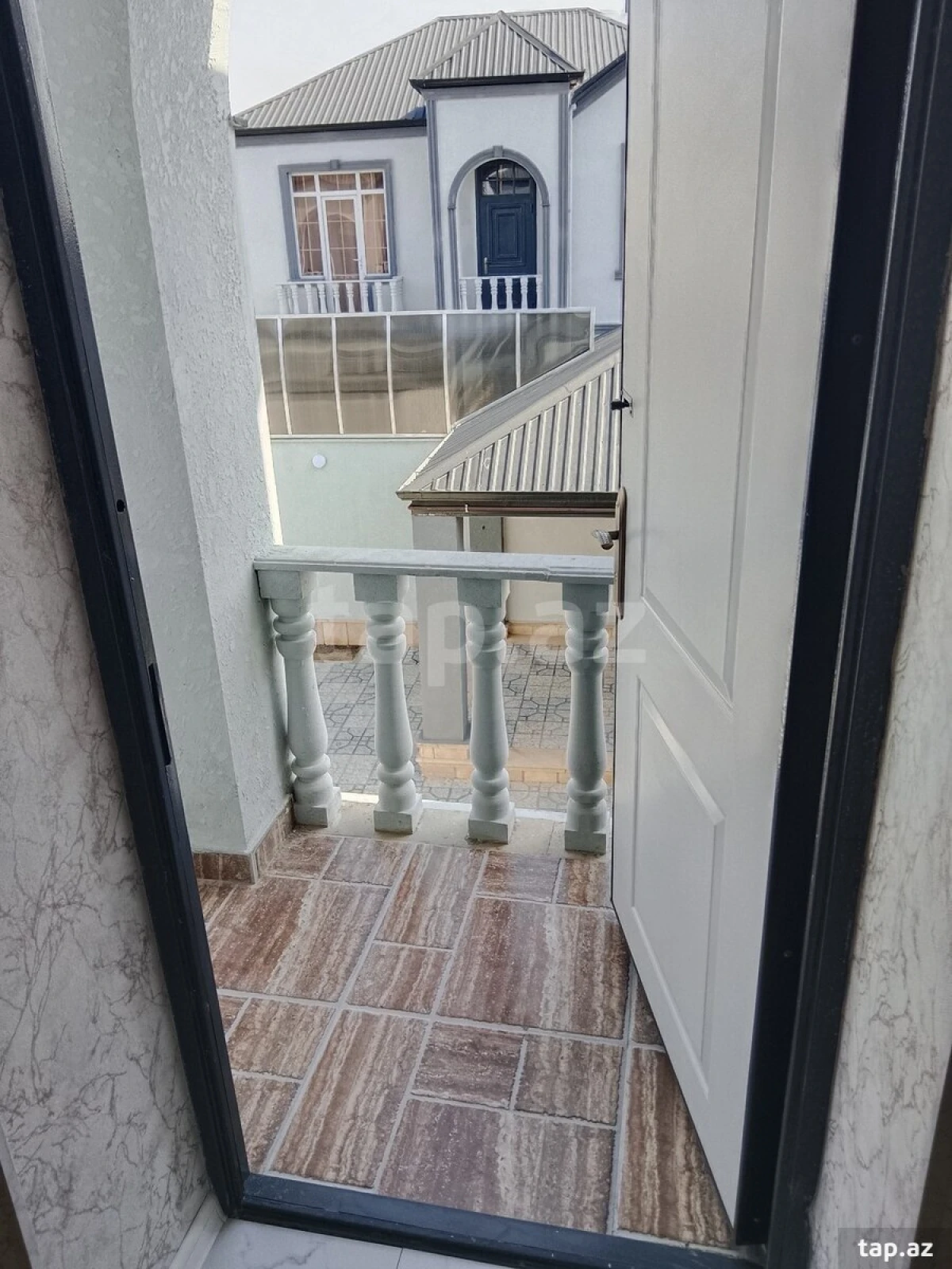 Satılır 5 otaqlı həyət evi 170 m²