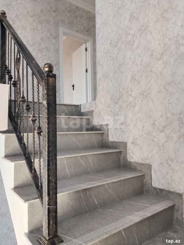 Satılır 5 otaqlı həyət evi 170 m²