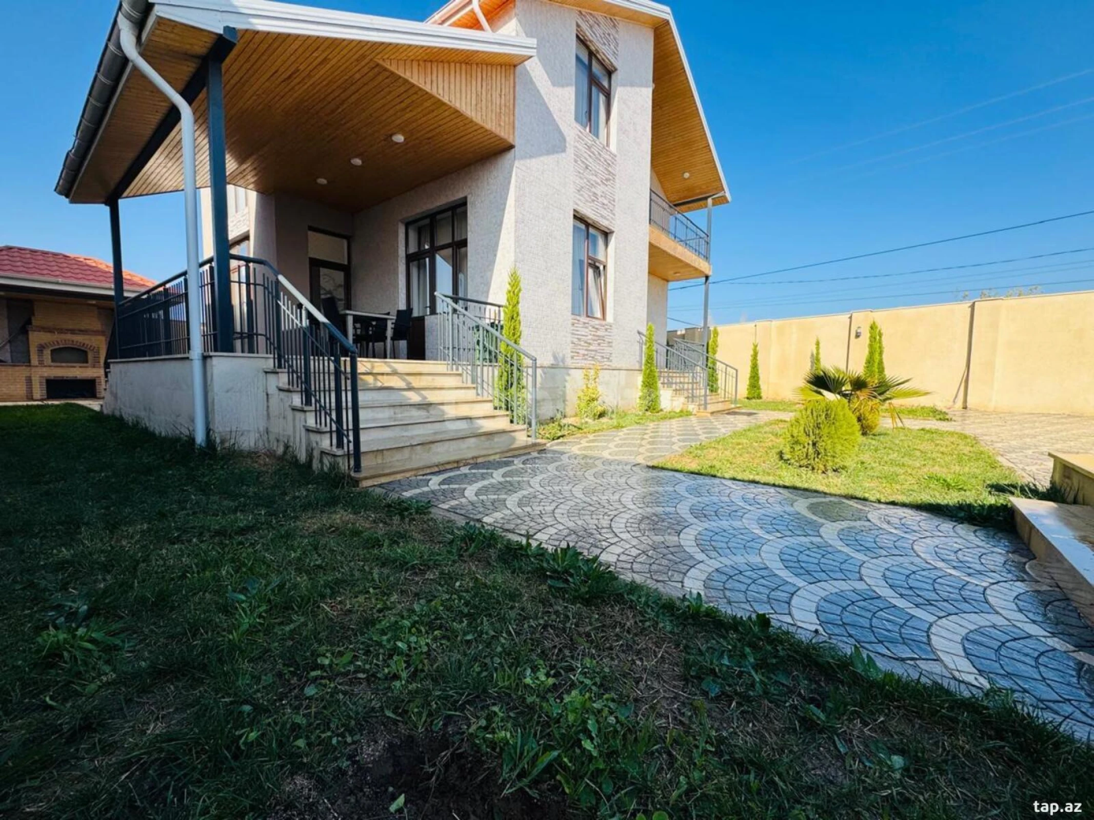 Satılır 6 otaqlı həyət evi 280 m²