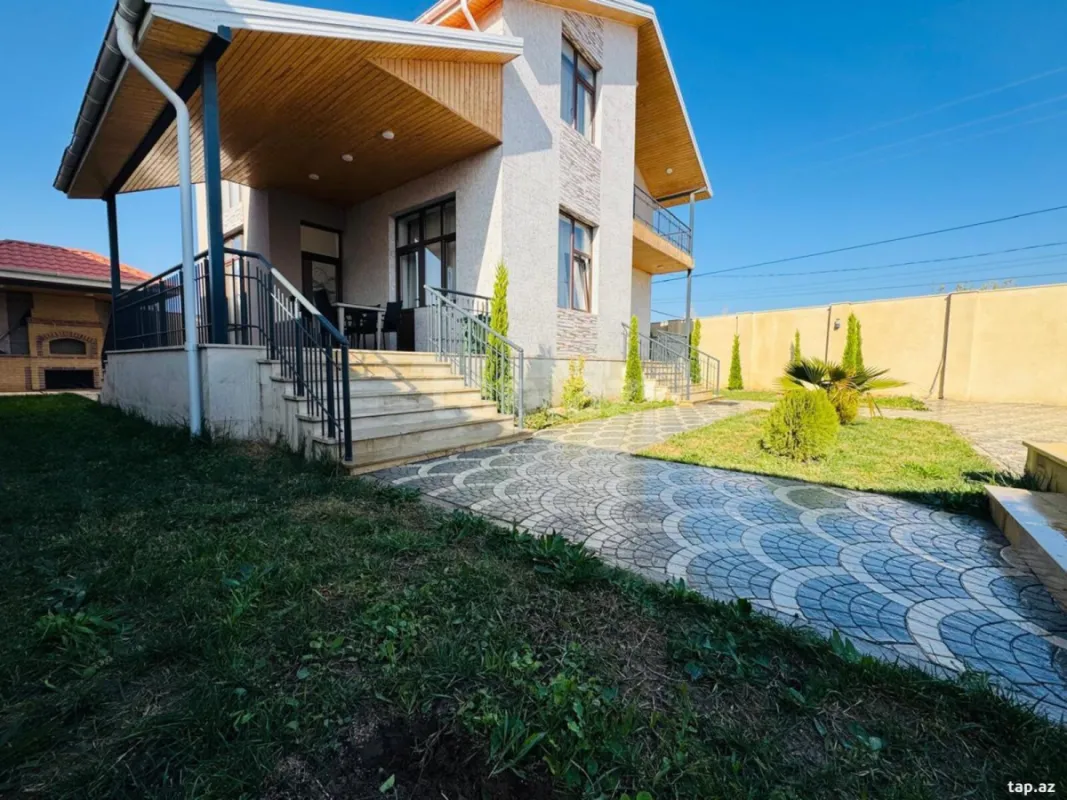 Satılır 6 otaqlı həyət evi 280 m²