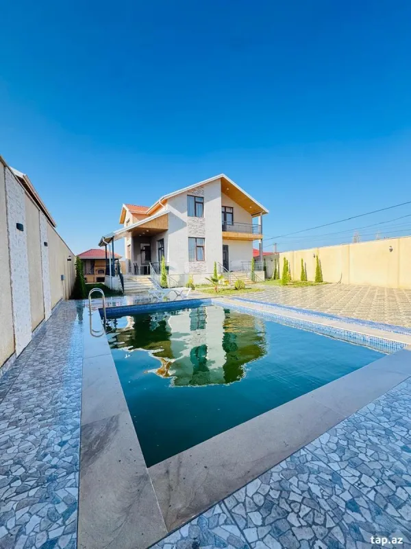 Satılır 6 otaqlı həyət evi 280 m²