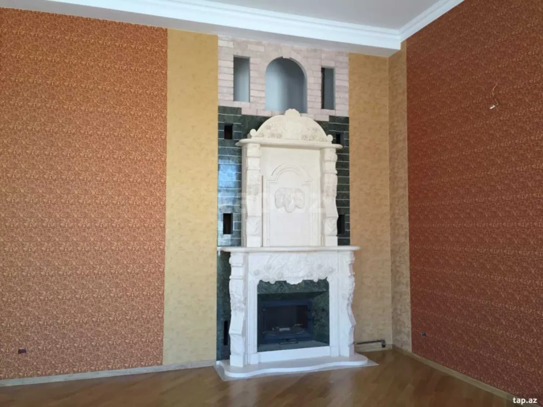 Satılır 12 otaqlı həyət evi 800 m²