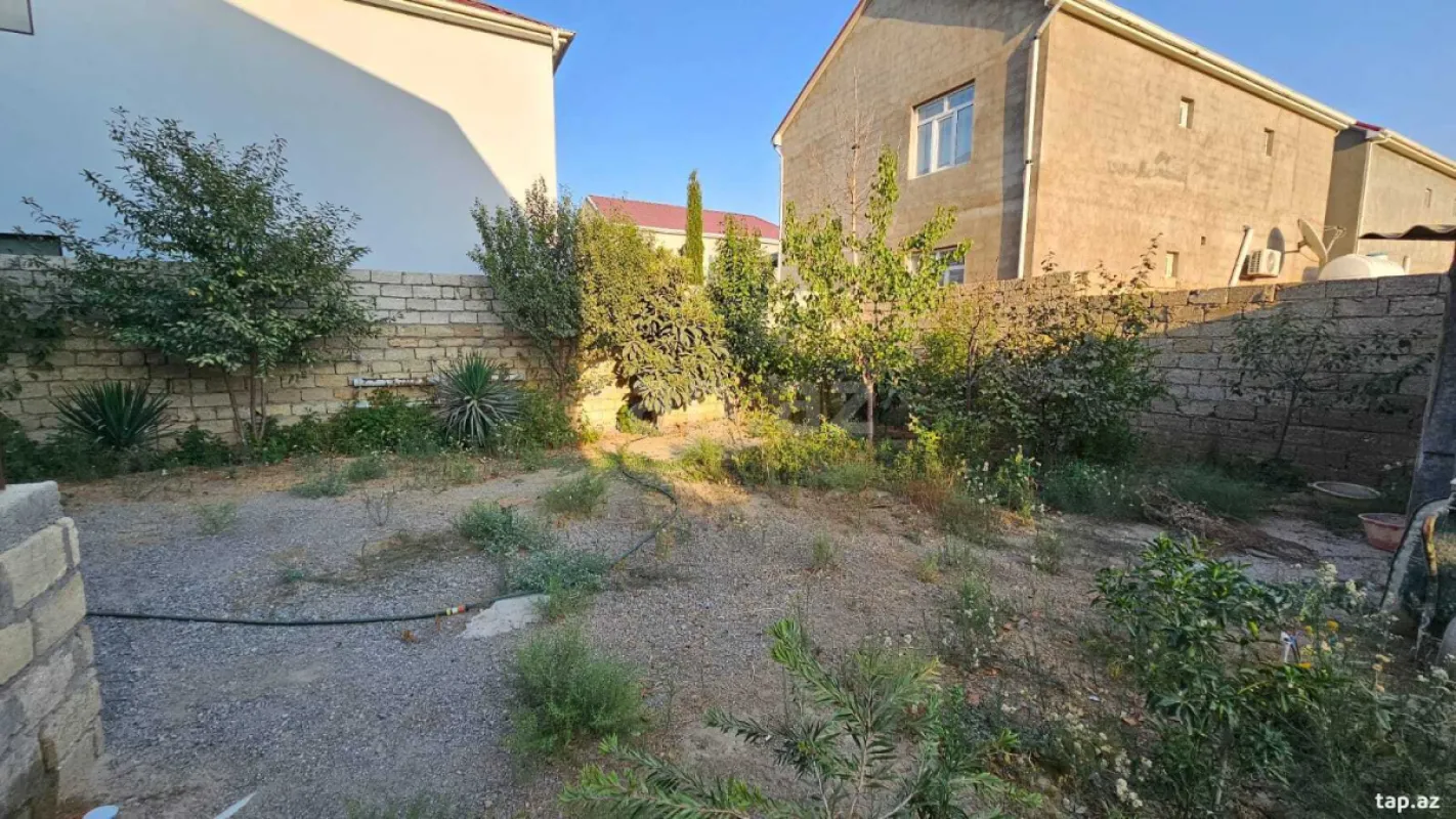 Satılır 5 otaqlı həyət evi 200 m²