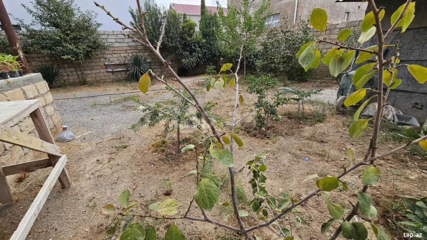 Satılır 5 otaqlı həyət evi 200 m²