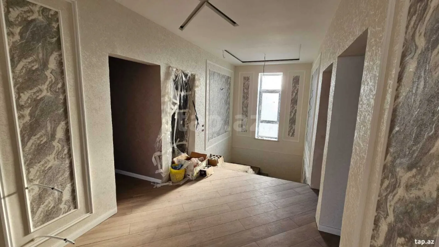 Satılır 5 otaqlı həyət evi 200 m²