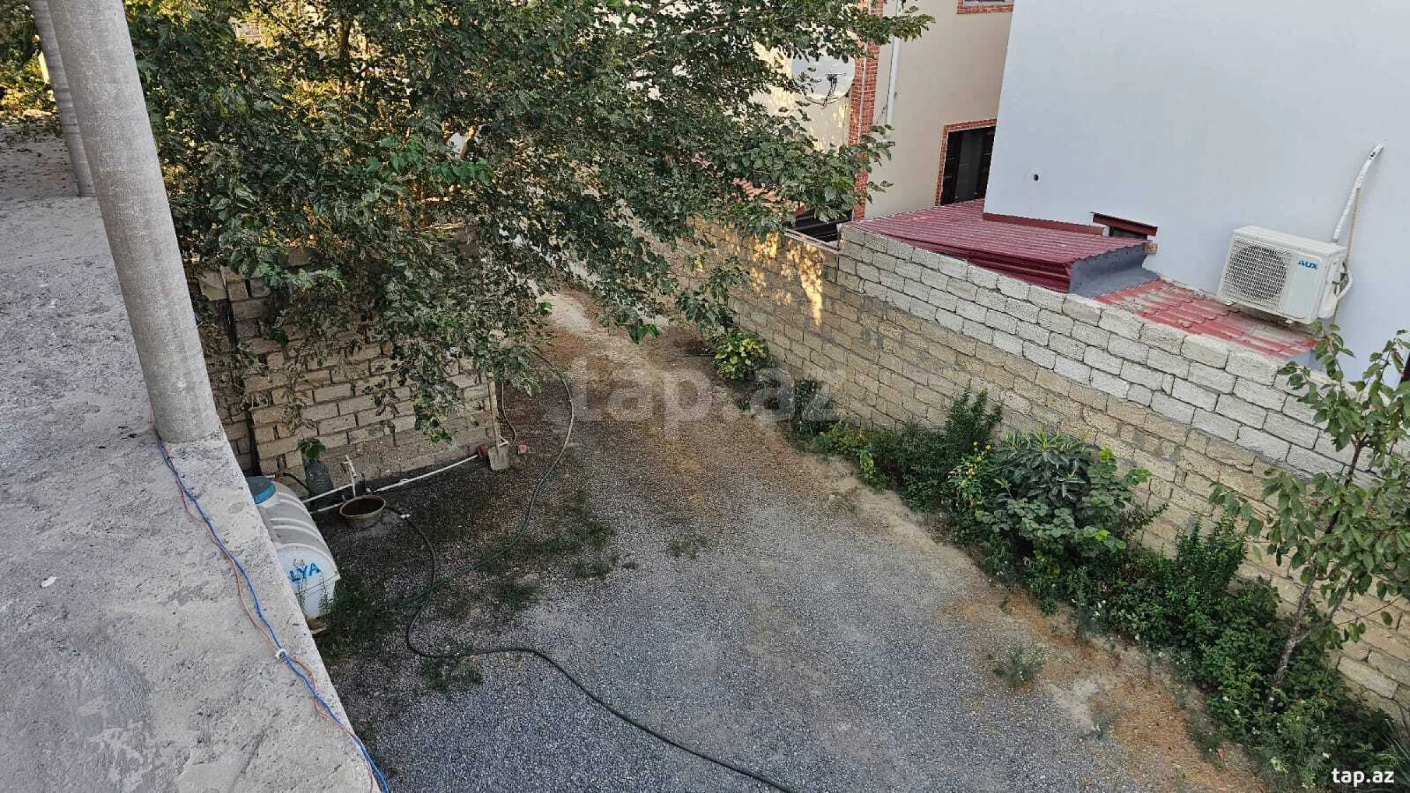 Satılır 5 otaqlı həyət evi 200 m²
