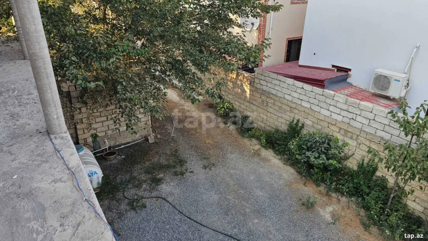 Satılır 5 otaqlı həyət evi 200 m²