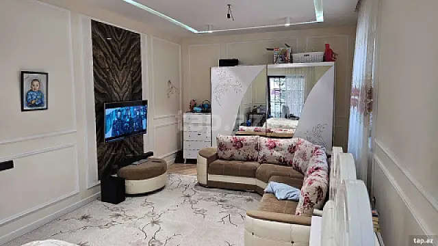 Satılır 5 otaqlı həyət evi 200 m²