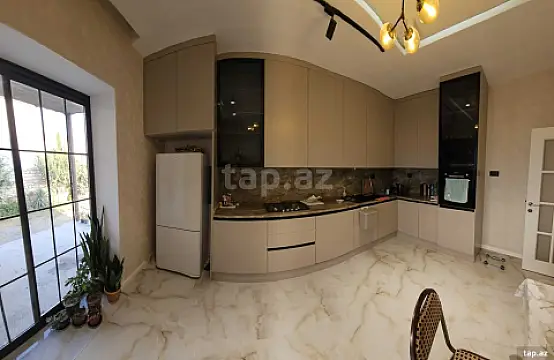 Satılır 5 otaqlı həyət evi 200 m²