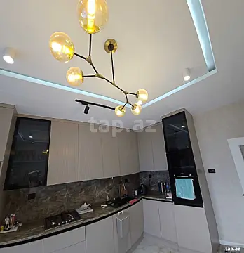 Satılır 5 otaqlı həyət evi 200 m²