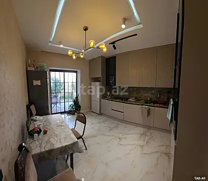Satılır 5 otaqlı həyət evi 200 m²