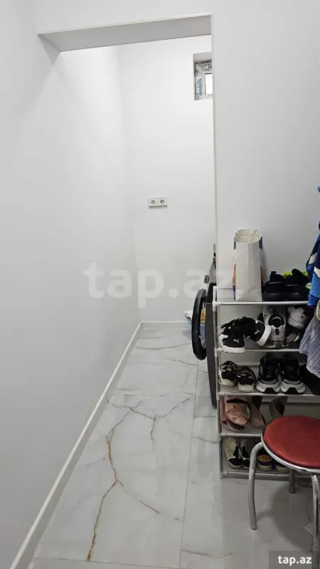 Satılır 5 otaqlı həyət evi 200 m²