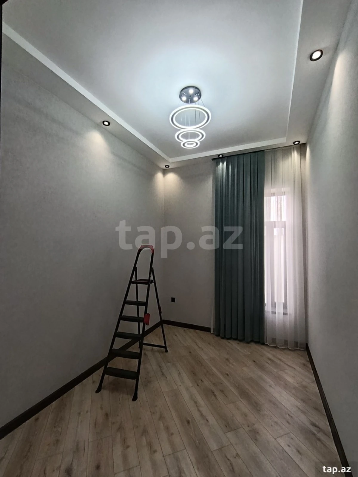 Satılır 4 otaqlı həyət evi 150 m²