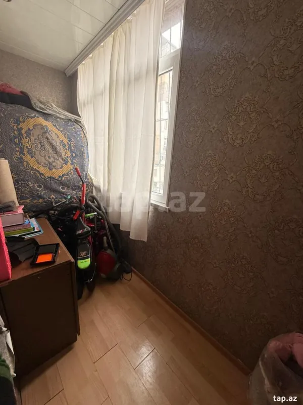 Satılır 4 otaqlı mənzil 104 m²