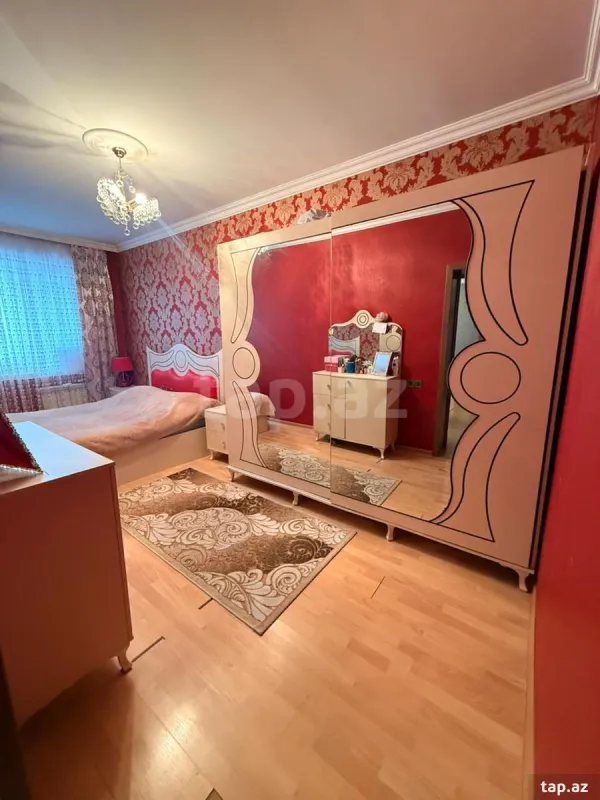 Satılır 4 otaqlı mənzil 104 m²