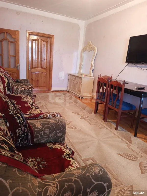 Kirayə verilir 4 otaqlı mənzil 94 m²