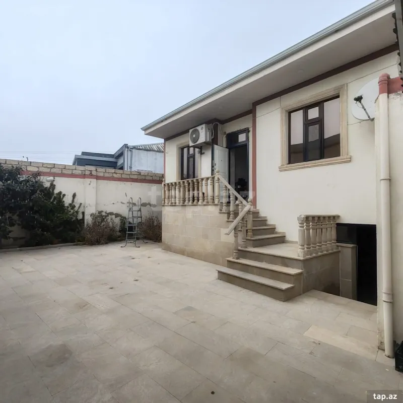Satılır 4 otaqlı həyət evi 220 m²