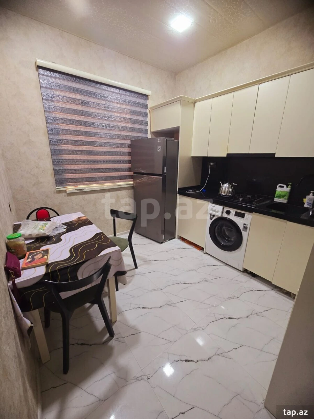 Satılır 4 otaqlı həyət evi 220 m²